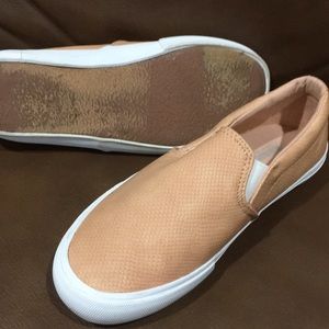Old Navy slip on sneaker
